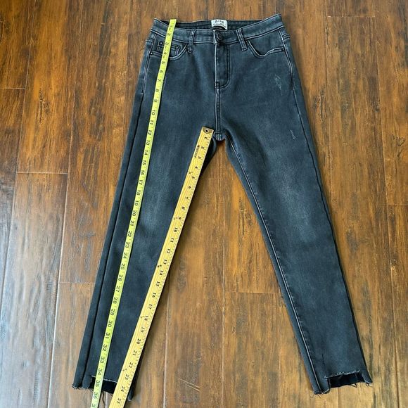 ACNE STUDIOS BLÅ KONST Cut-Off Skinny Jeans in Heathered Black - Picture 12 of 12